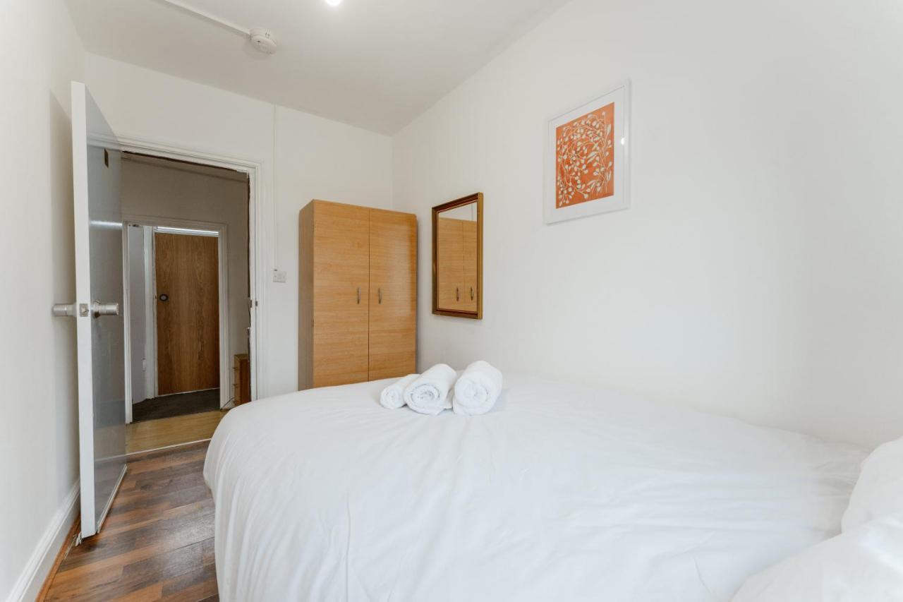 Upton Park Bedrooms 25 Min To Central London Luaran gambar